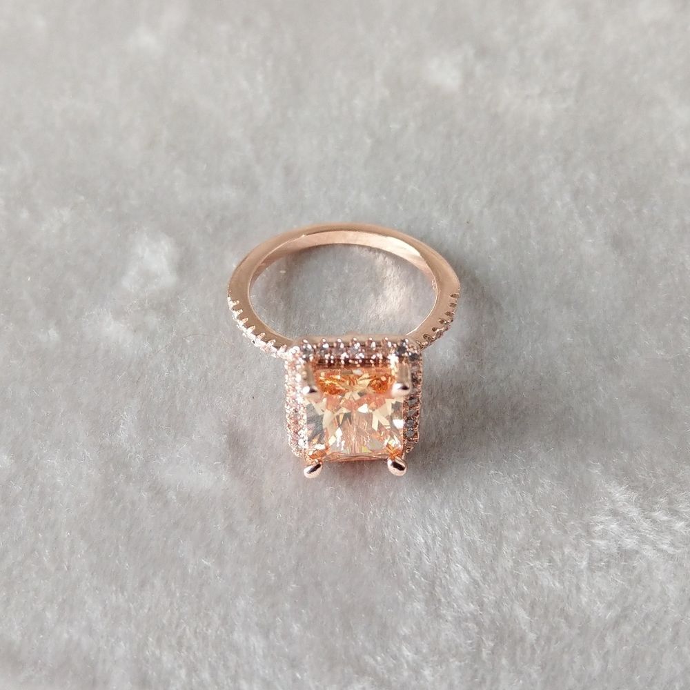 🍒NEW🍒 GORGEOUS SIMULATED CITRINE RING - Picture 10 of 13